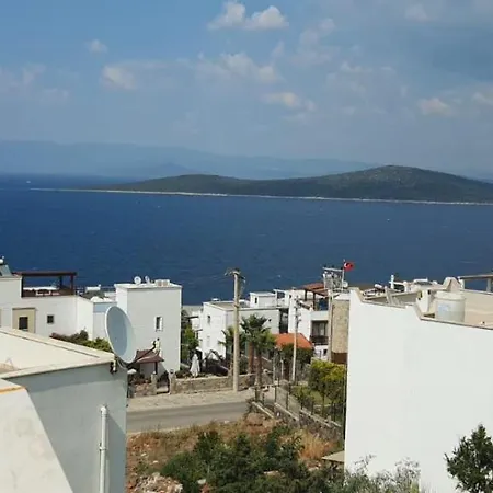 With Garden And Sea View In Gundogan - Tatil Evi Bodrum