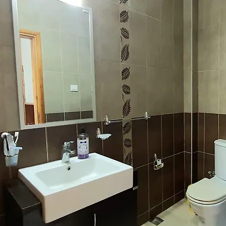 בית נופש With Garden And Sea View In Gundogan -