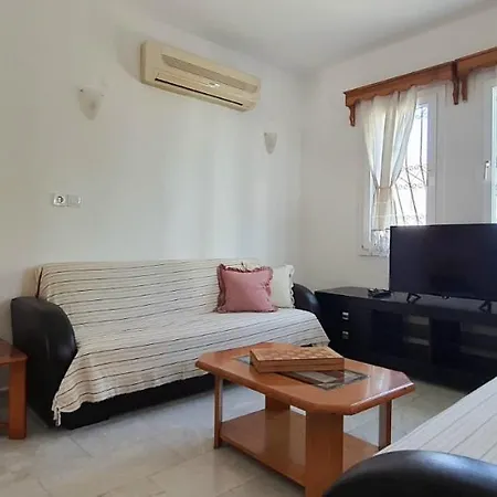 With Garden And Sea View In Gundogan - * בודרום
