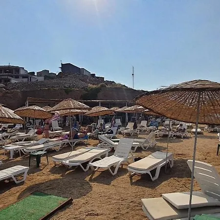 Casa vacanze With Garden And Sea View In Gundogan -